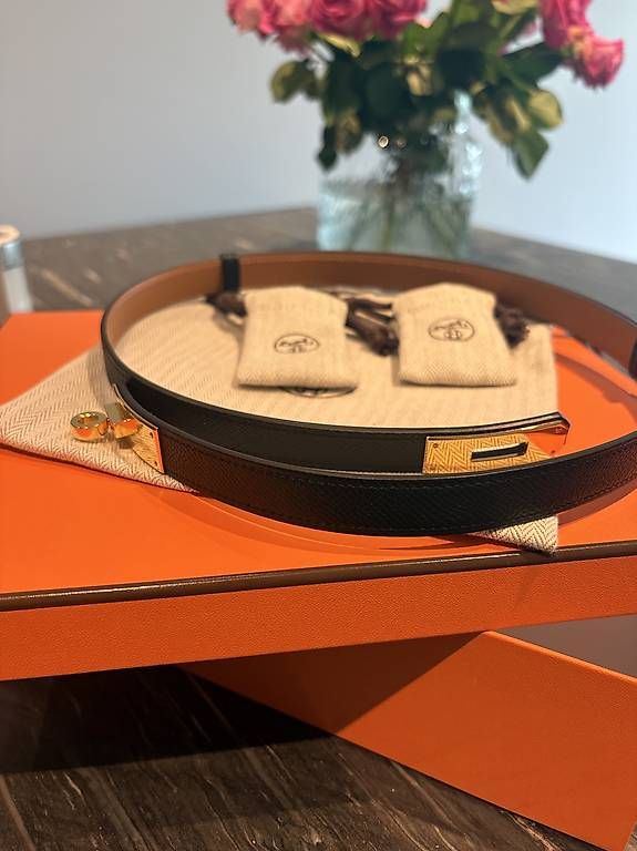 Gürtel: Hermès Kelly Belt Gold Noir. – Gebraucht aus Herrliberg von jil_y77h 1