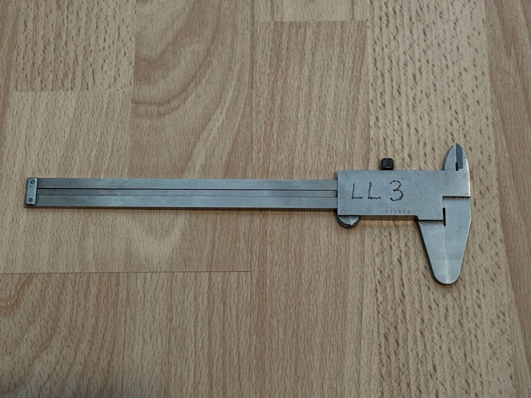 Mitutoyo Misurare: Mitutoyo 150mm Stainless Steel Caliper – Usato da Zürich venduto da colorblindrummer 1
