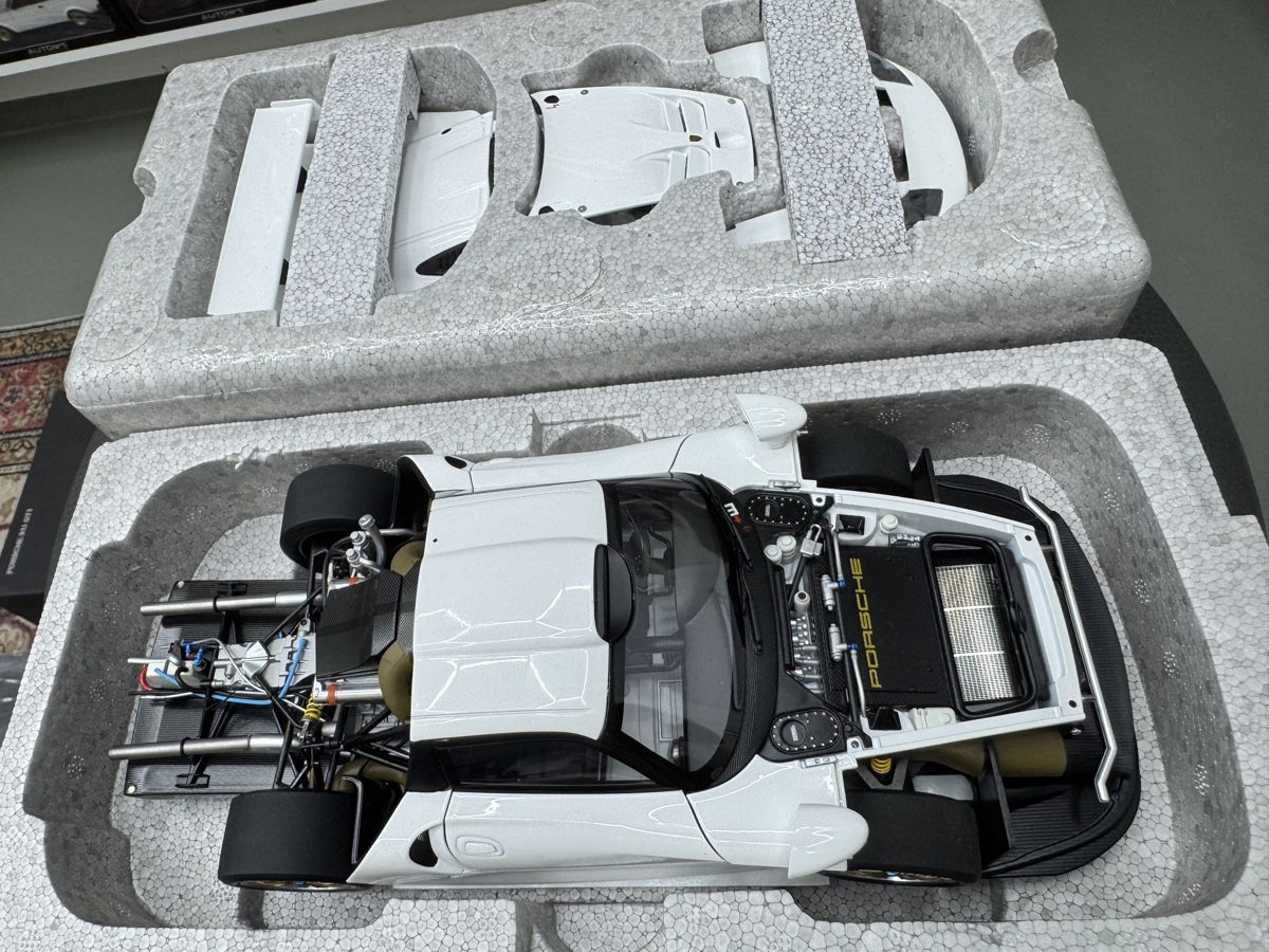 Autoart Modellini d'auto: Porsche GT1 Autoart – Nuovo (secondo la descrizione) da Egolzwil venduto da Millennium88 3