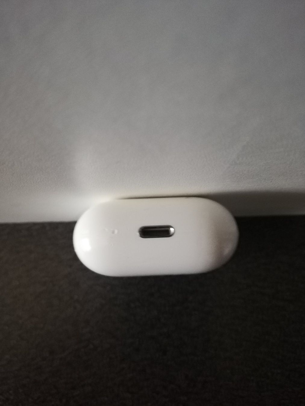 Apple Caricabatterie: AirPods Ladecase – Difettoso da schaan venduto da quin1 5