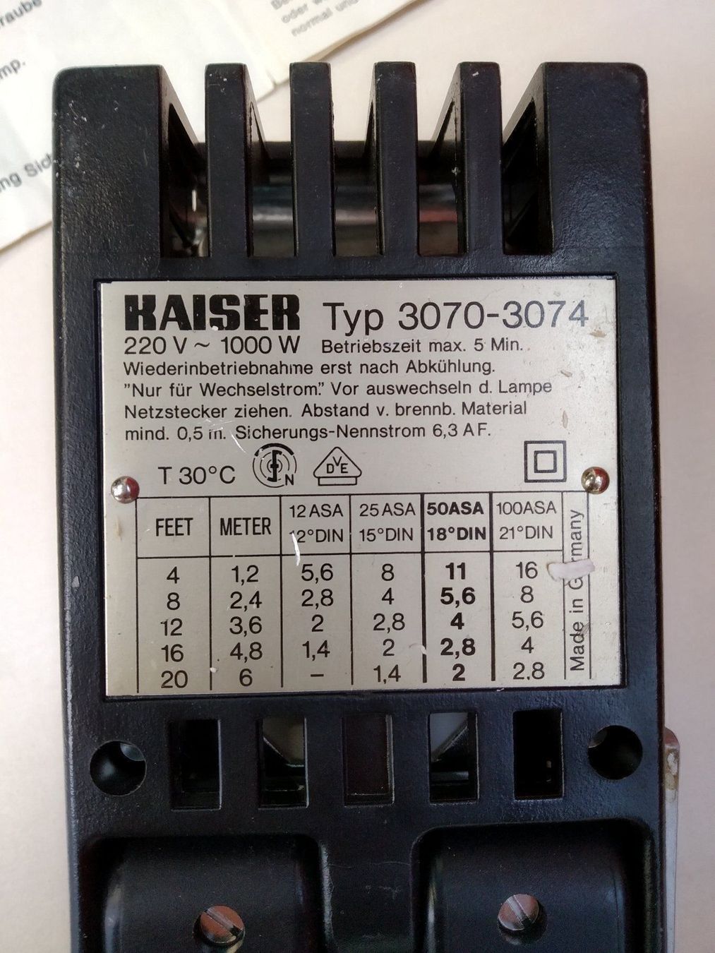 Libri: Halogenleuchte 1000 W, 220 V, gebraucht – Usato da Döttingen venduto da Schlei 1