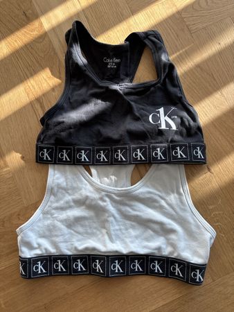 2 Calvin Klein BH-Tops, Grösse 128/140