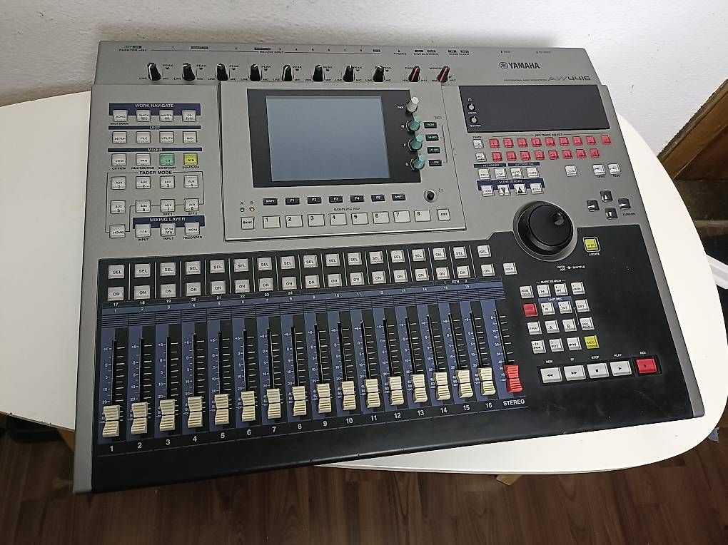 Yamaha Console di mixaggio: Yamaha AW4416 Professionelle Audio-Workstation – Usato da Heimberg venduto da Bombele 4
