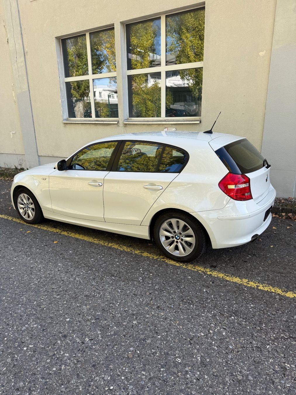 BMW Autos: BMW 118d – Gebraucht aus Fribourg von inf_n9kg 3
