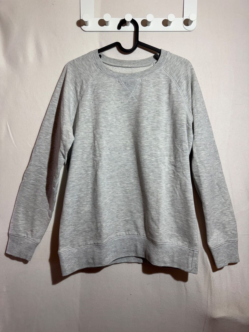 Maglioni & Felpe: Schöner grauer Pullover ca. Gr. M – Usato da Grosswangen venduto da second_hand_dress