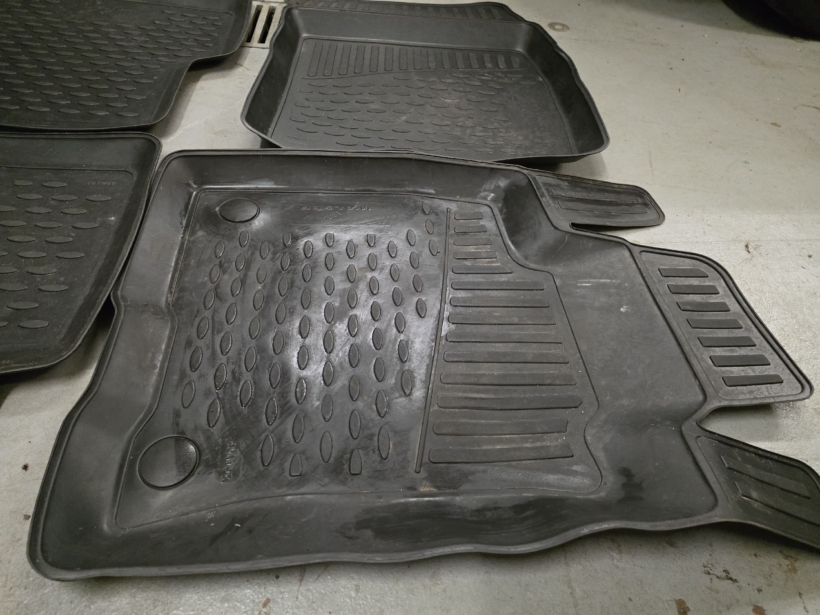 Ford Tappeti & Tappetini: Tapis de sol auto en caoutchouc Ford Kuga – Usato da LE SENTIER venduto da mini-moi 2