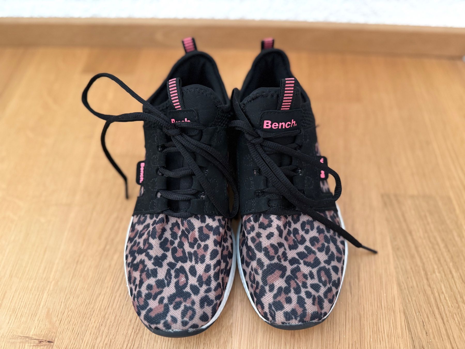 Bench Schuhe für Mädchen: Turnschuhe Bench Gr 37 Leo – Gebraucht aus Hünibach von rotestandem01