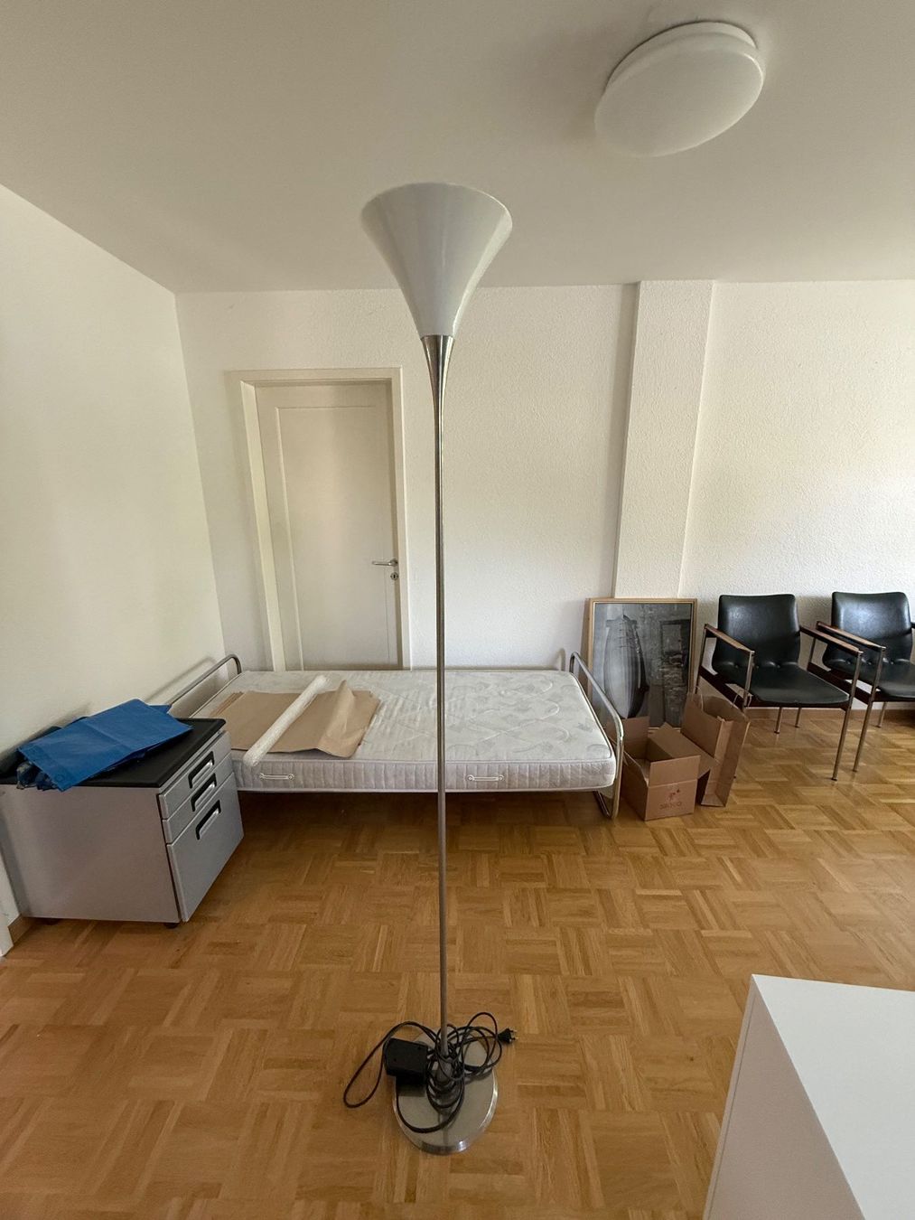 Lampade: Stehlampe Deckenfluter Chromstahl – Usato da Fehraltorf venduto da thalwil88