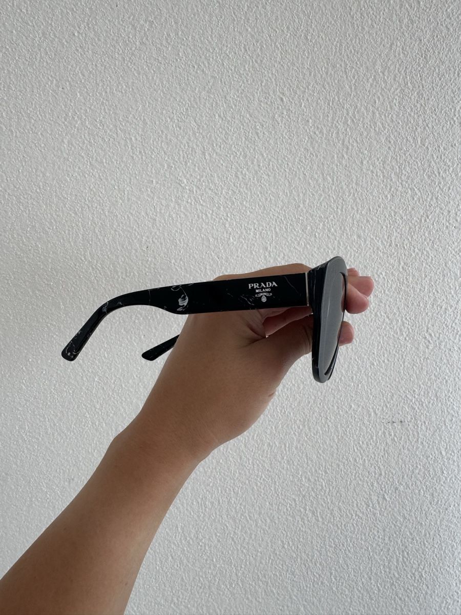 Prada Brillen & Gläser: Prada Sonnenbrille schwarz Marmor-Print – Neu (gemäss Beschreibung) aus Uetikon am See von happywishes 1