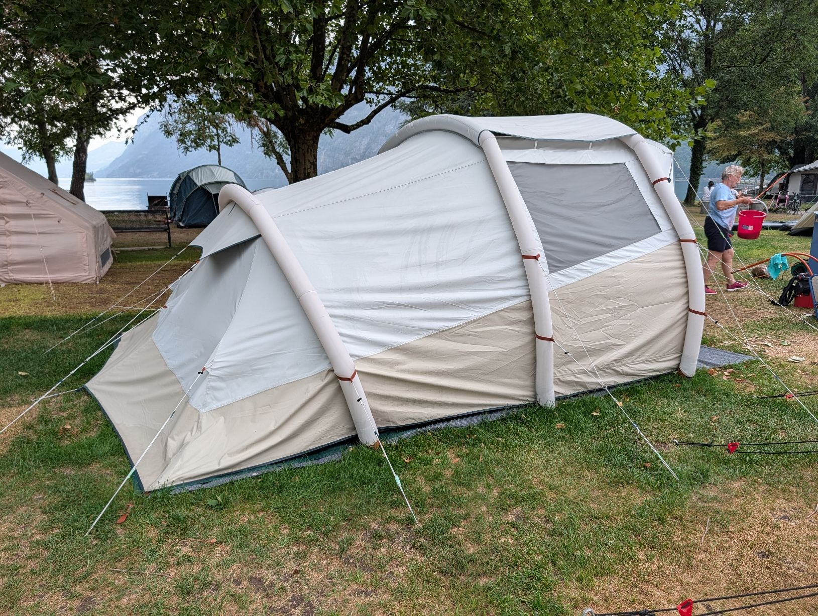 Decathlon Tende : Quechua Airseconds 4.1 fresh&black – Usato da Heiligkreuz (Mels) venduto da stolzesbuebemami 3