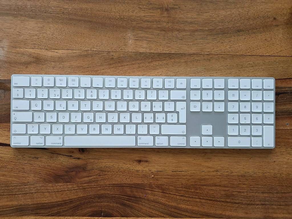 Tastiere: Apple Magic Keyboard A1843 CH mit Ziffernblock – Usato da Dietlikon venduto da Bonamesa