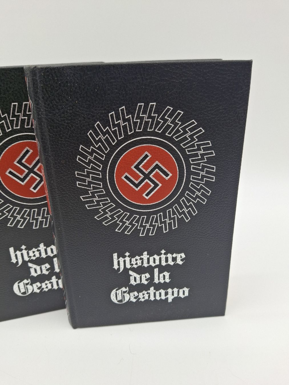 Bücher: Histoire secrète de la Gestapo, Ensemble 4 tomes – Gebraucht aus Bière von vanessatrolliet 1