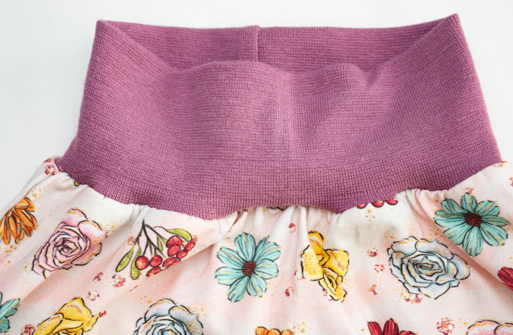 Pantaloni: Pumphose mit Blumen Gr.62/68 NEU – Nuovo e nell'imballaggio originale da Zürich venduto da sambaum 2