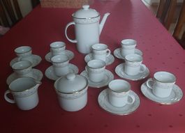 Service à café Ginori en porcelaine blanc à l'état de neuf