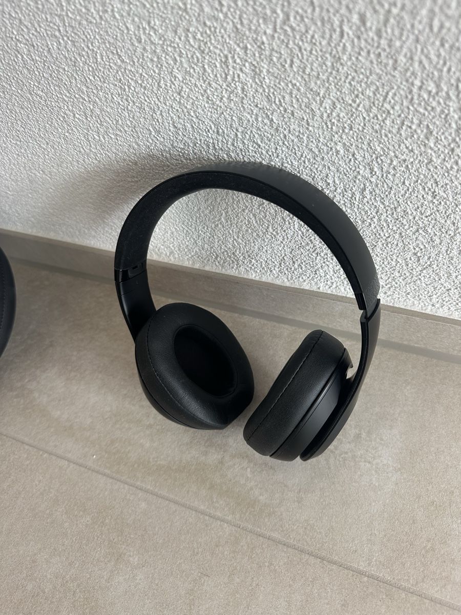 Beats Casques audio: Kopfhoerer Beats Studio 3 schwarz – D'occasion à Wil SG par val_hx8l 1