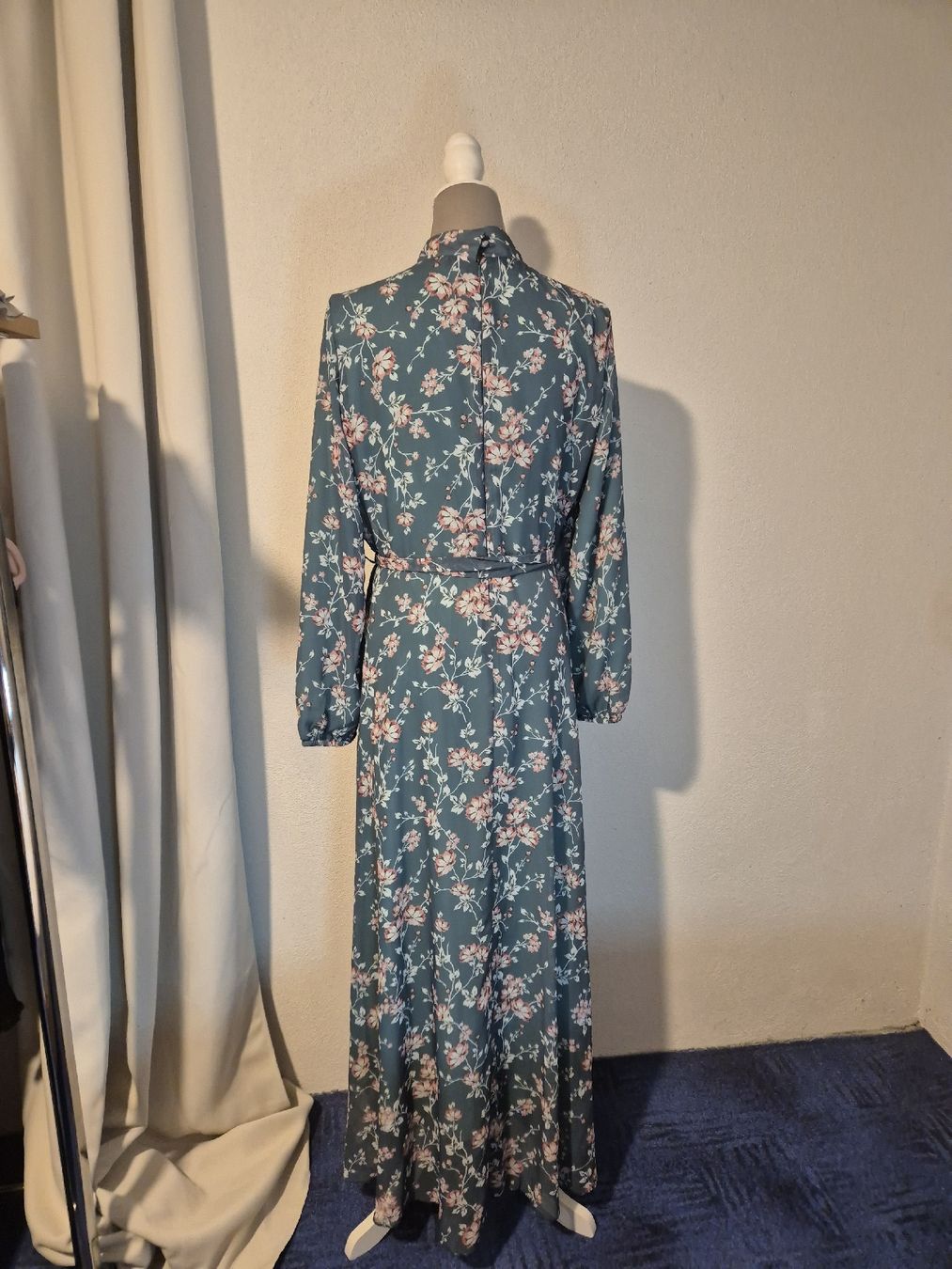 Vestiti: Maxikleid mit Blumenmuster Grösse M / 44 – Nuovo (secondo la descrizione) da Zürich venduto da Drago670 3