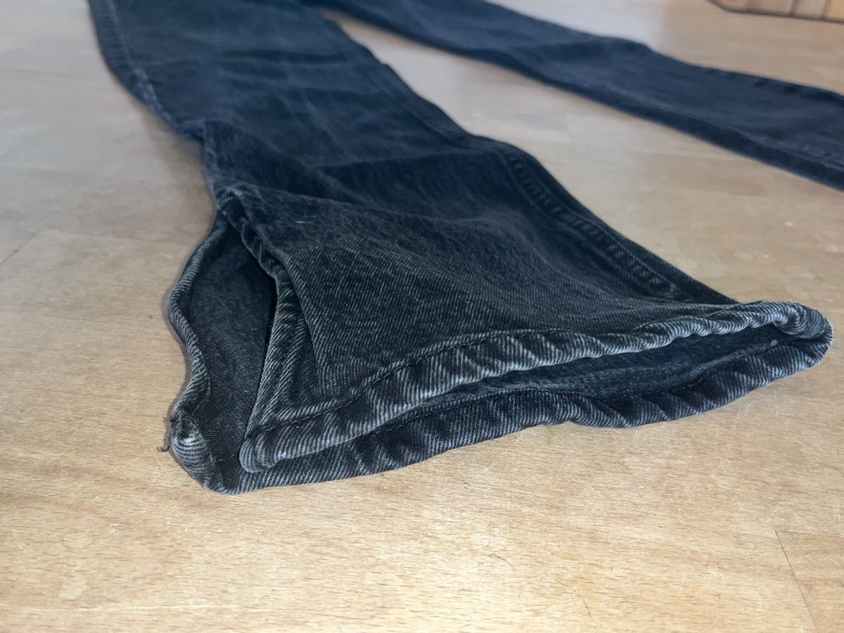 Bershka Jeans: Schwarze Jeans Hose – Usato da Stäfa venduto da jo1735 2