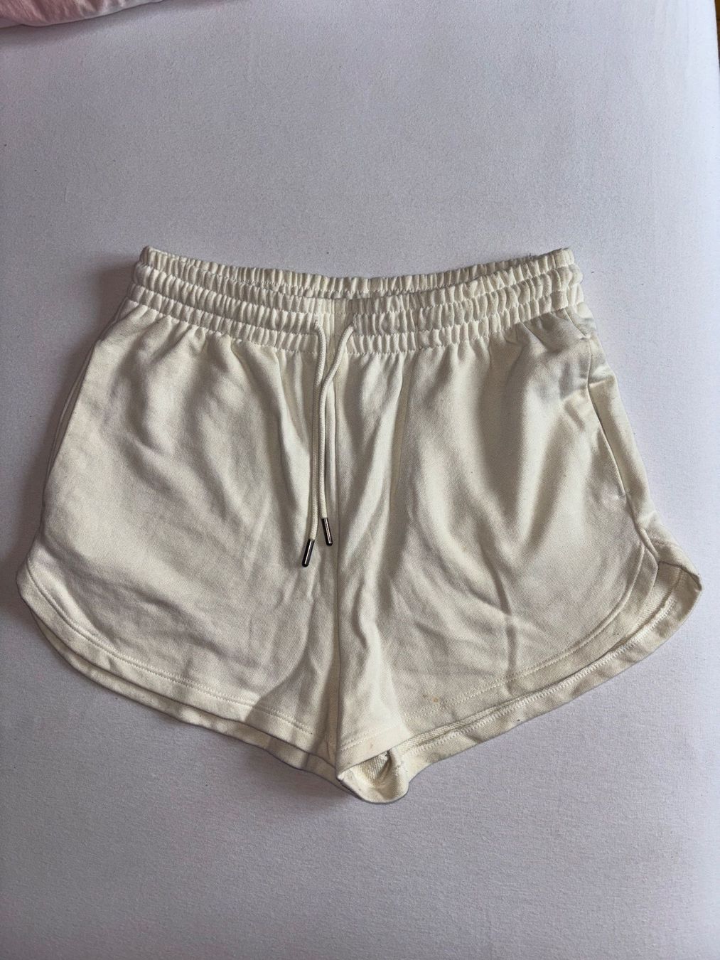 H&M Pantalons: Kurze Hosen – D'occasion à Luzern par julopaji