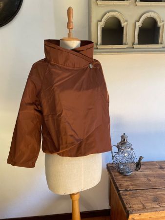 Asymmetrische Jacke