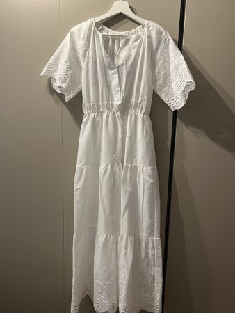 Kleid weiss bestickt Maxilänge 