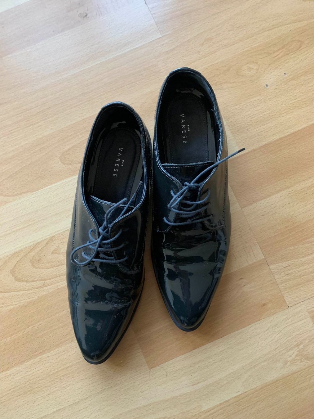 Scarpe da donna: Edle Schnürschuhe EU Grösse 40 – Usato da Thalwil venduto da san_685y 1
