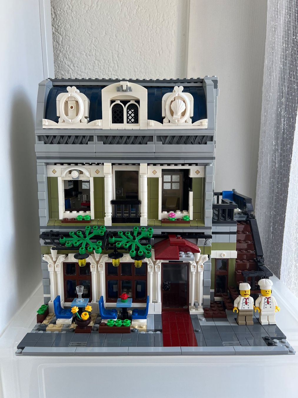 Lego Jouets: LEGO Creator Pariser Restaurant 10243 – D'occasion à Uttigen par sonorsonic