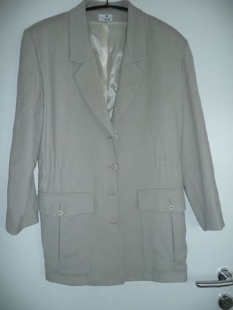 Exklusiver NEUER Blazer 100 % Wolle in taupe