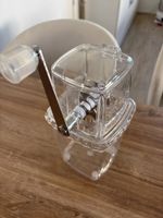 Praktischer Eis Crusher für coole Drinks