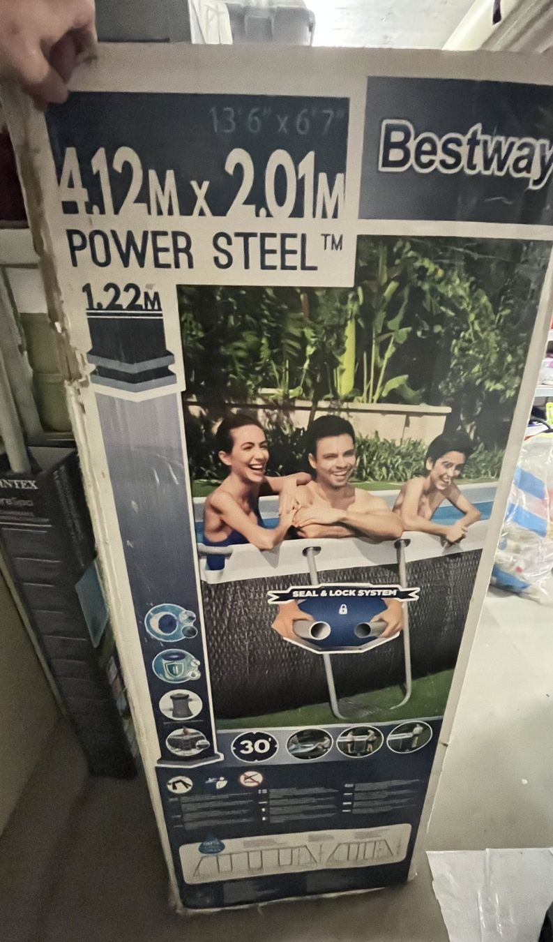 Bestway Piscines: Bestway Pool 4.12m x 2.01m – D'occasion à Busswil BE par Vorox 1