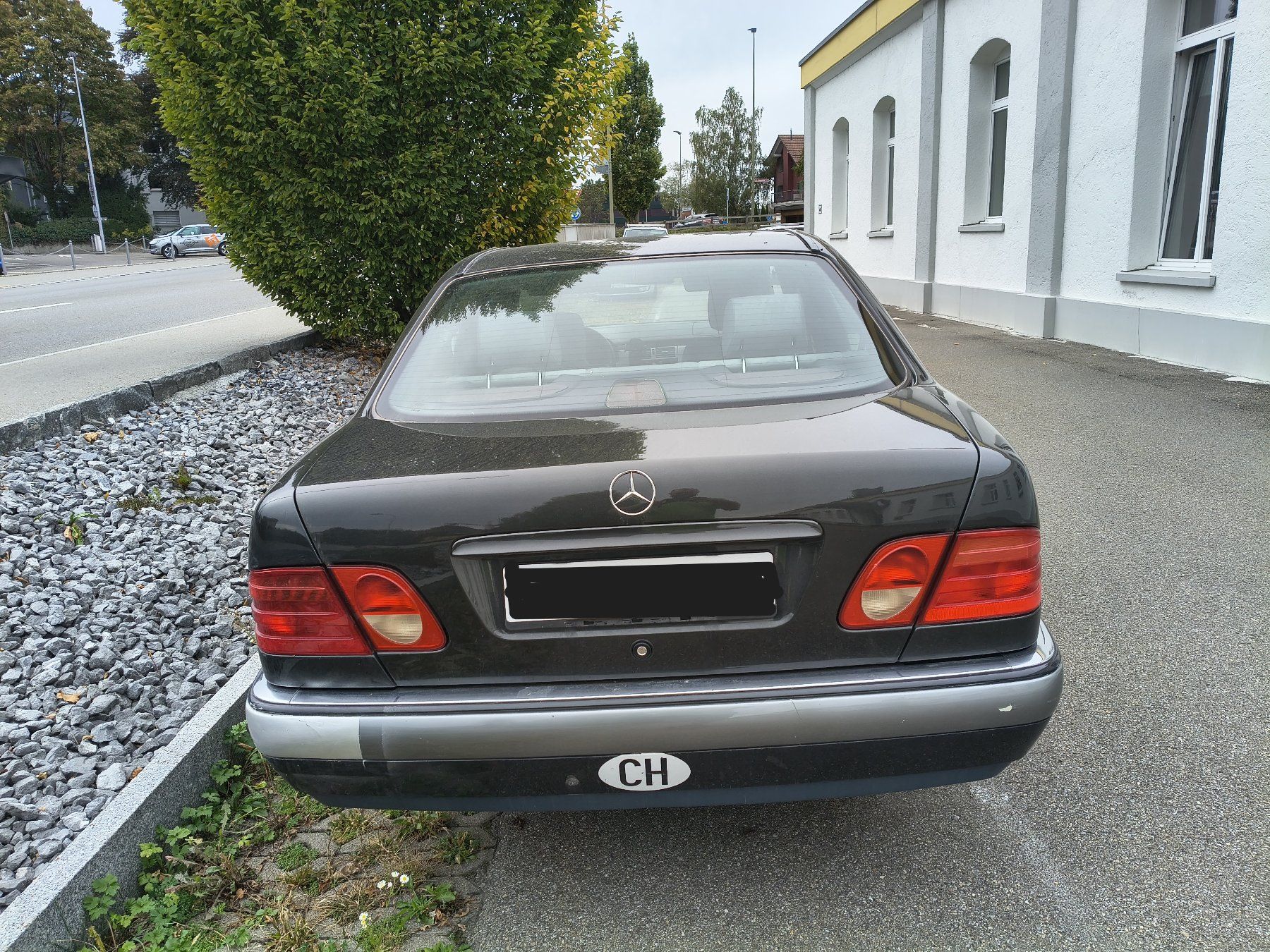 Mercedes-Benz Automobili: Mercdes E280 4 Matic 97 – Usato da Winterthur venduto da fis_n2xv 1