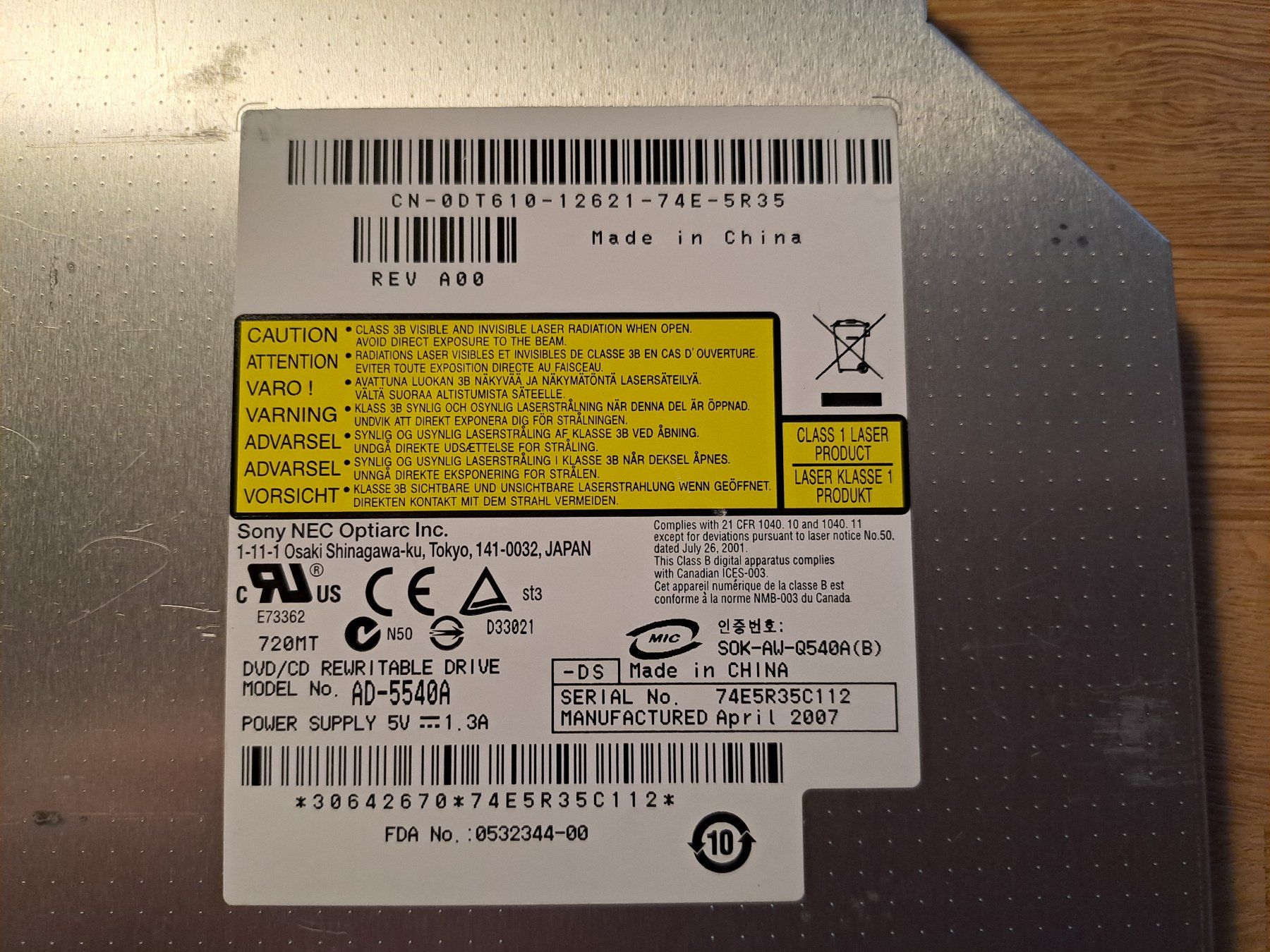 Tutti i DVDs: DVD/CD Rewritable Drive for computers – Usato da Rieden AG venduto da Werkstattlaedeli 1