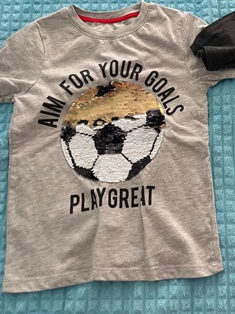 T-Shirt mit Wendepailletten Fussball Gr.116-122