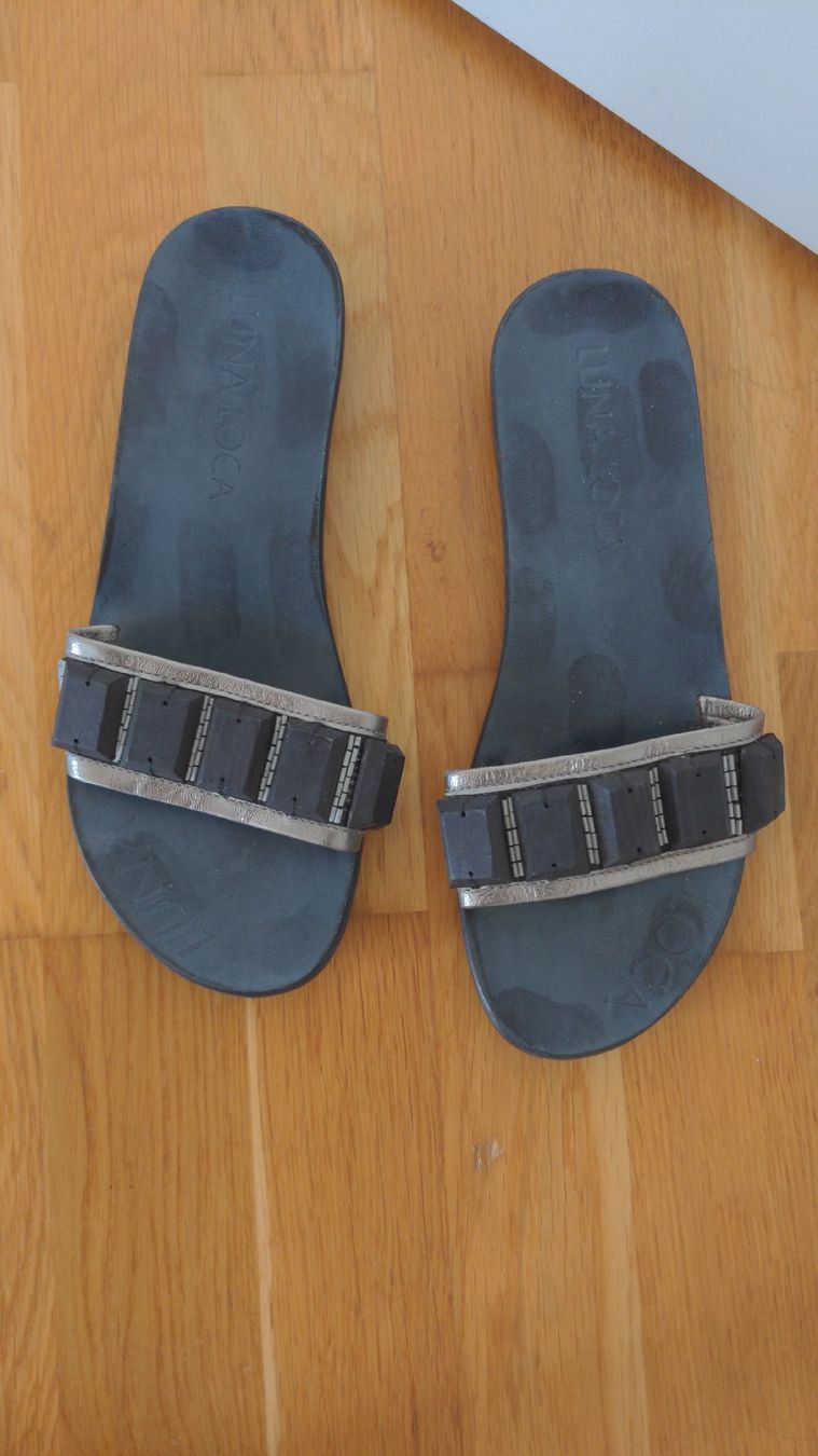Scarpe da donna: Schwarze Pantoletten Luna Loca, Gr 38 – Usato da Sutz venduto da Rawypp 1