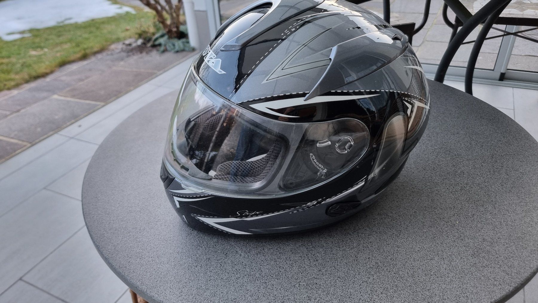 Helme & Visiere: Motorradhelm IOTA, Grösse L, 59cm – Gebraucht aus Wettswil von Schnuebe 3