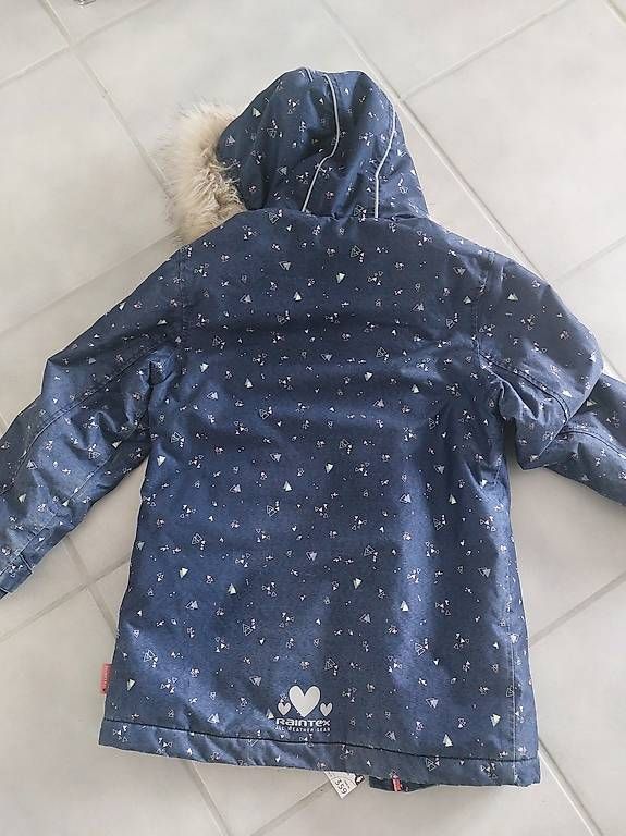 C&A Jacken & Mäntel: Winterjacke Mädchen Gr. 128 – Gebraucht aus Nottwil von outback-ev 1