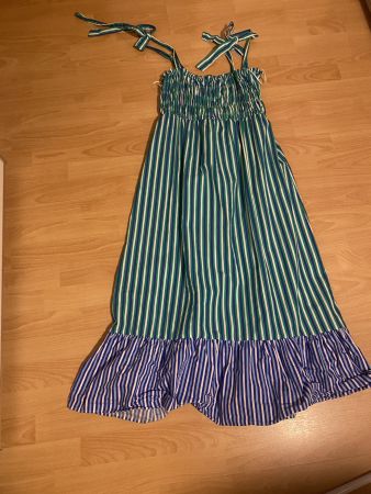 Hübsches Sommerkleid von Zara, Grösse L