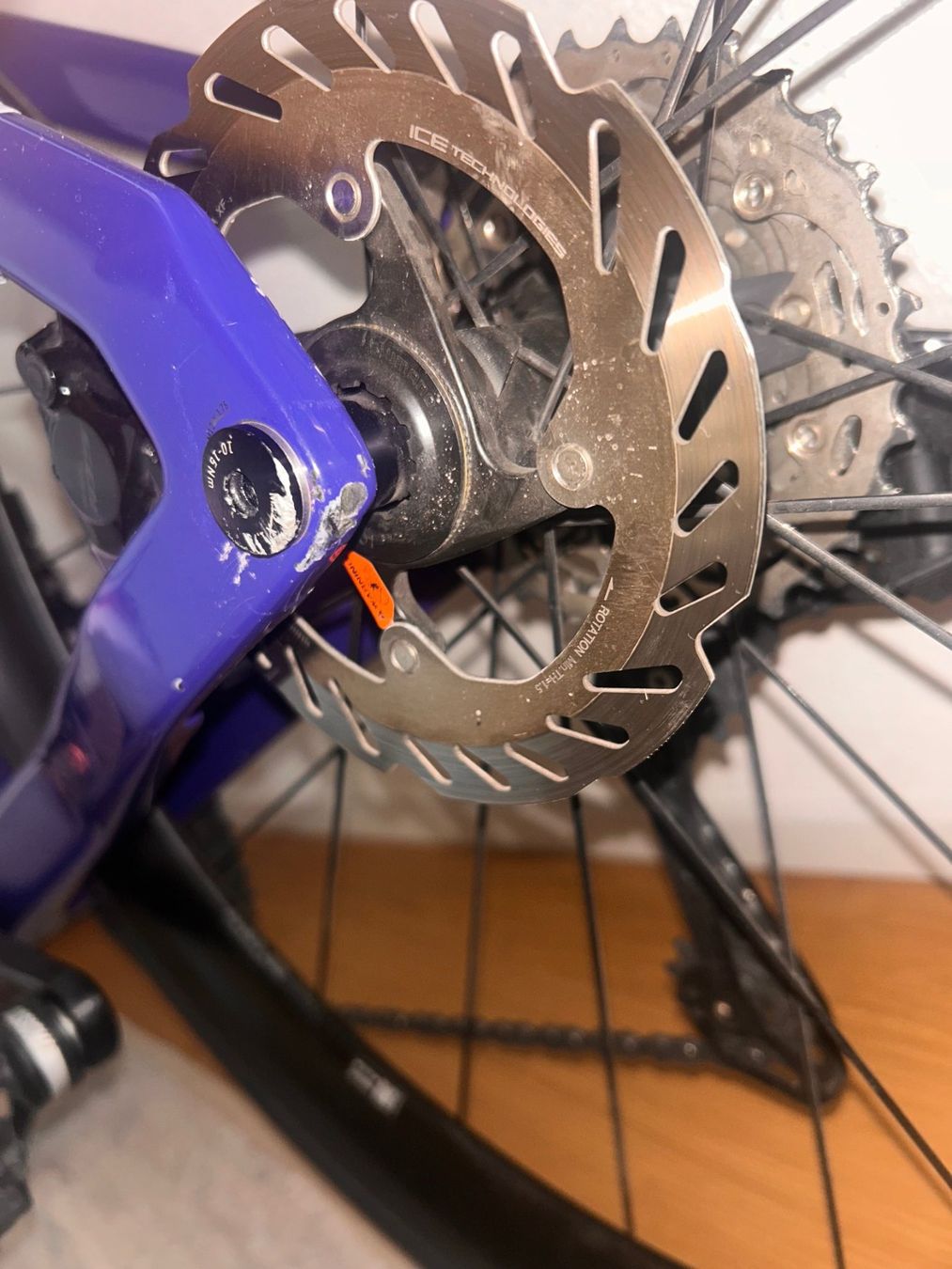 Canyon Biciclette: Canyon Aeroad CF SLX 7 Di2 SE4 2026 – Usato da Lampenberg venduto da Antiguo 4