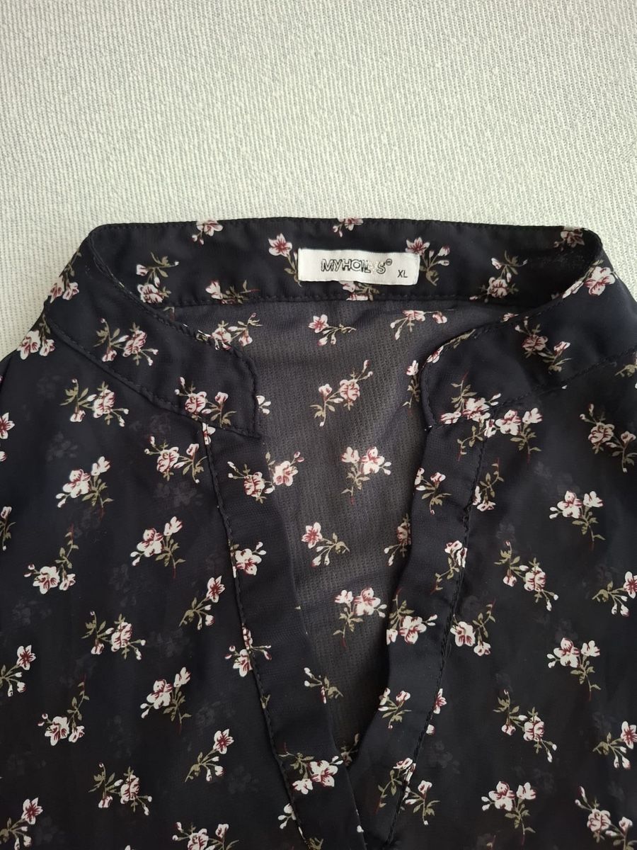Blusen: Bluse  – Gebraucht aus Thun von sof_by7w 1