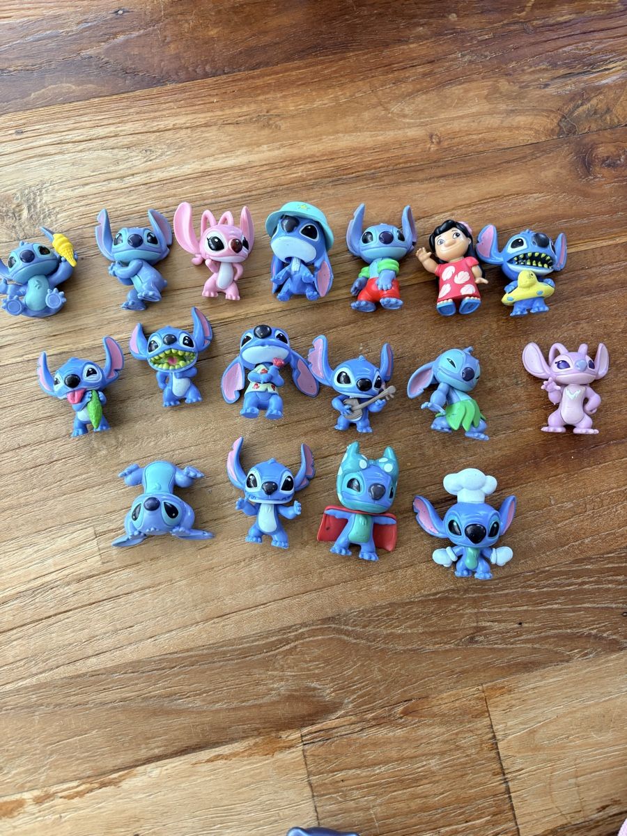 Disney Figuren: Disney Lilo & Stitch Figuren Set 17 Stk.  – Gebraucht aus Münchenstein von Miresolese
