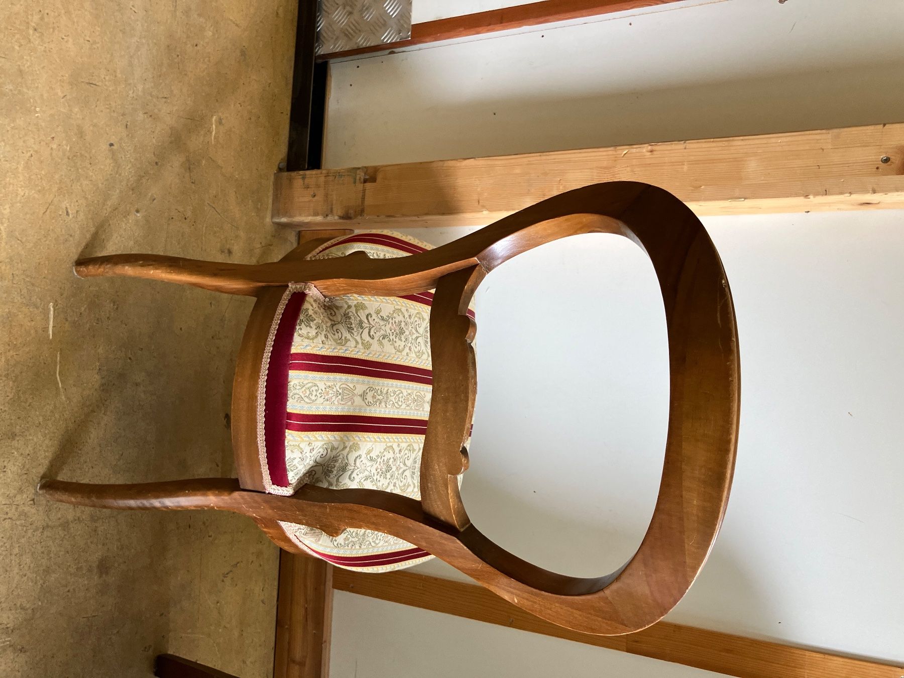 Sedie: Antiker Stuhl mit elegantem Design – Usato da Dübendorf venduto da sdbu-frappant 2