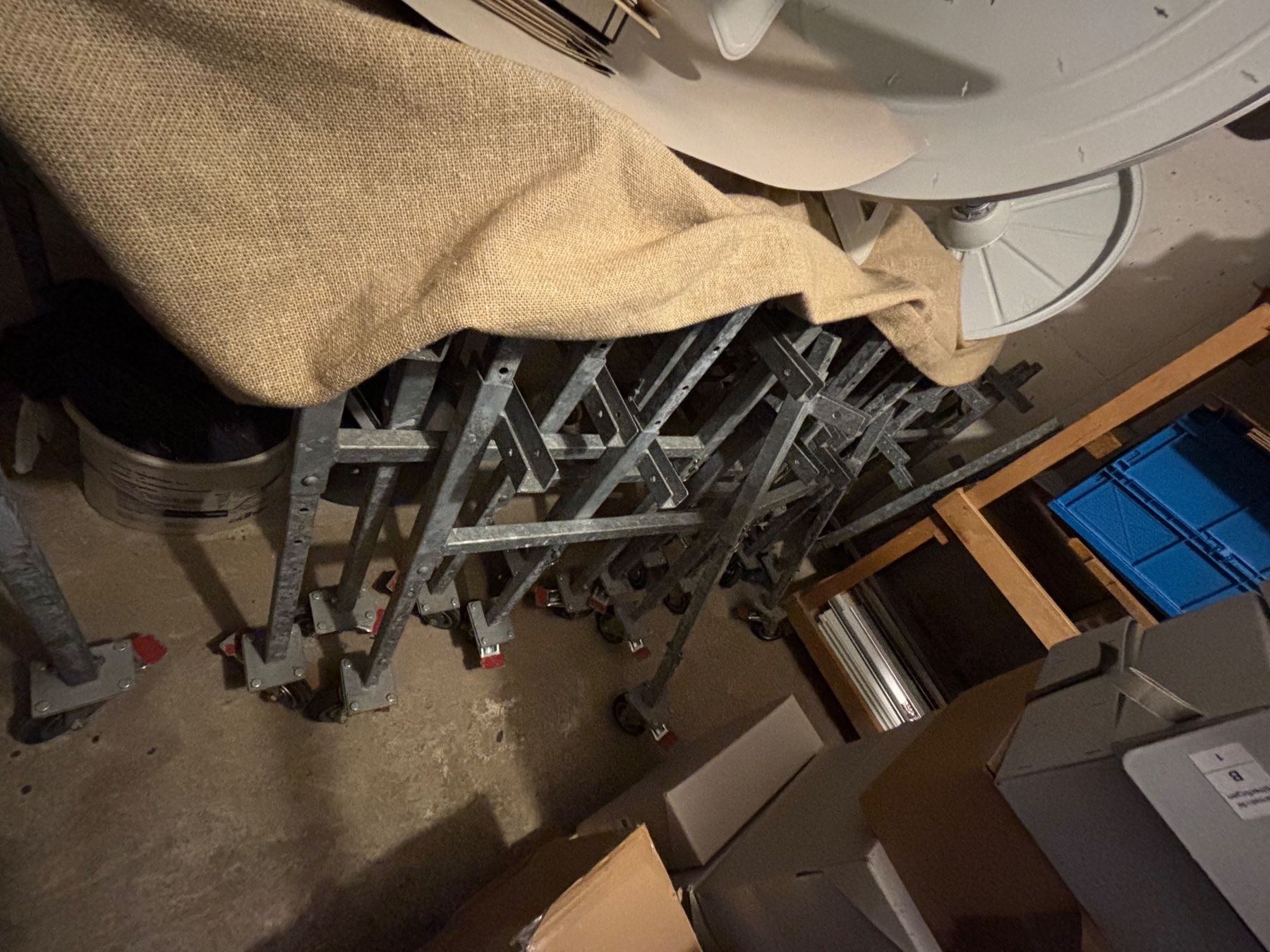 Remorques autochargeuses/d'ensilage: 30 m Comarme Rollenbahn / Rollenförderer – Lager, Versand – D'occasion à Zäziwil par oli_5jc8 1