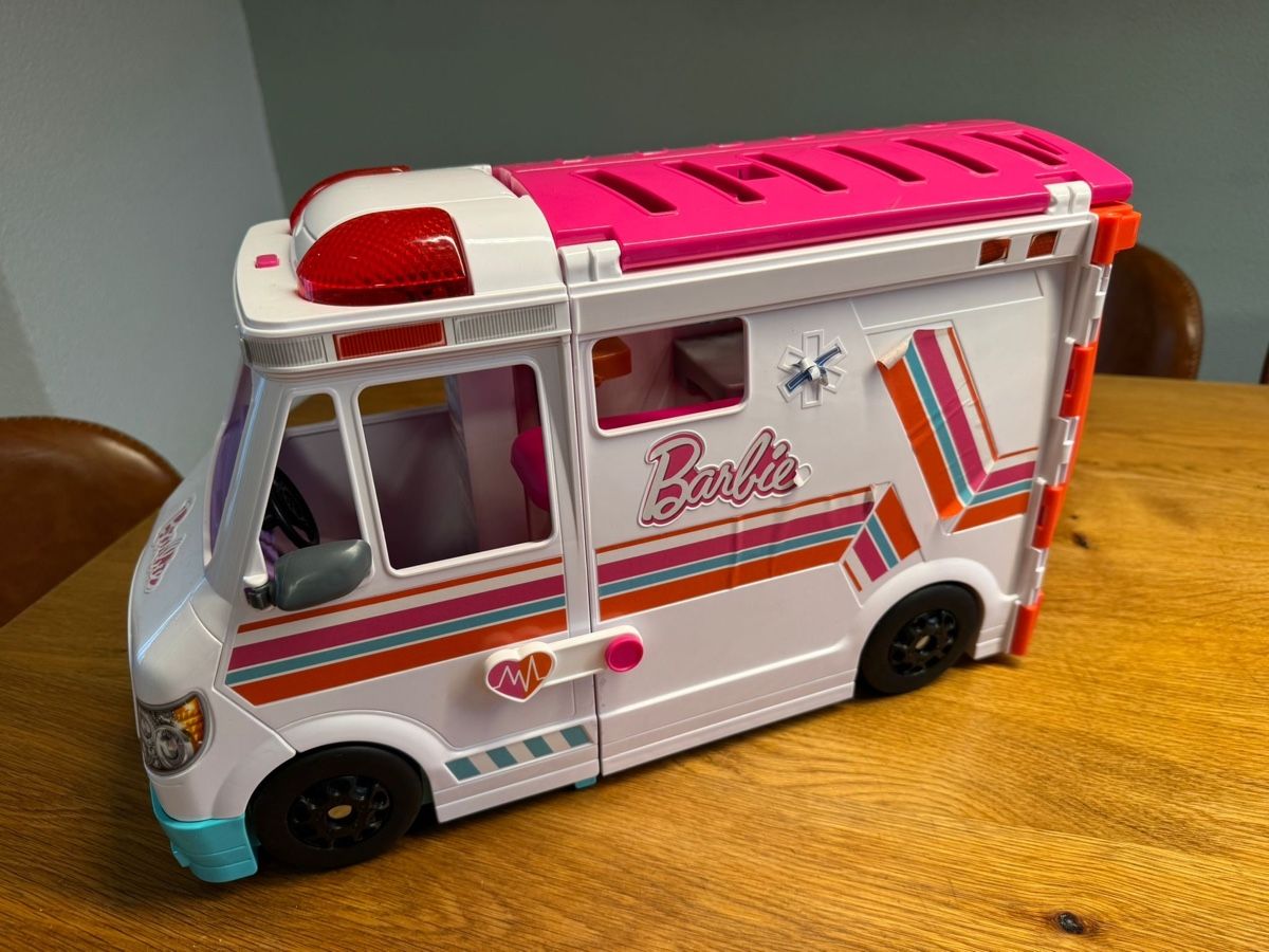 Giocattoli: Barbie Krankenwagen Bus – Usato da Niederbüren venduto da poschti 3