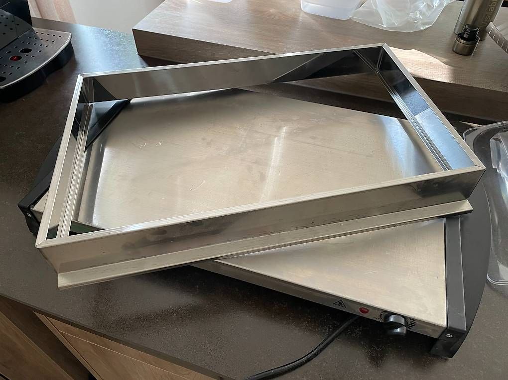 Büffets: Chauffe-plat / Buffet chauffant – Gebraucht aus Yvonand von Musicman5 2