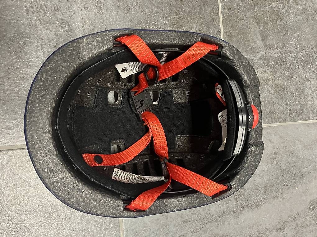 Caschi: Kindervvelohelm MICRO 52-56 cm – Usato da Menznau venduto da siricius 1