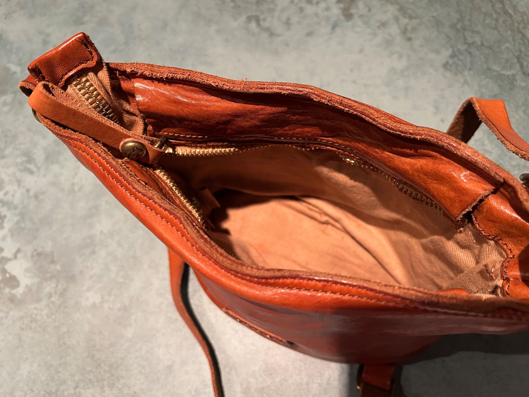 Campomaggi Borse da donna: Wunderbare CAMPOMAGGI - LEDER - TASCHE – Usato da Nidfurn venduto da cejeisda 9