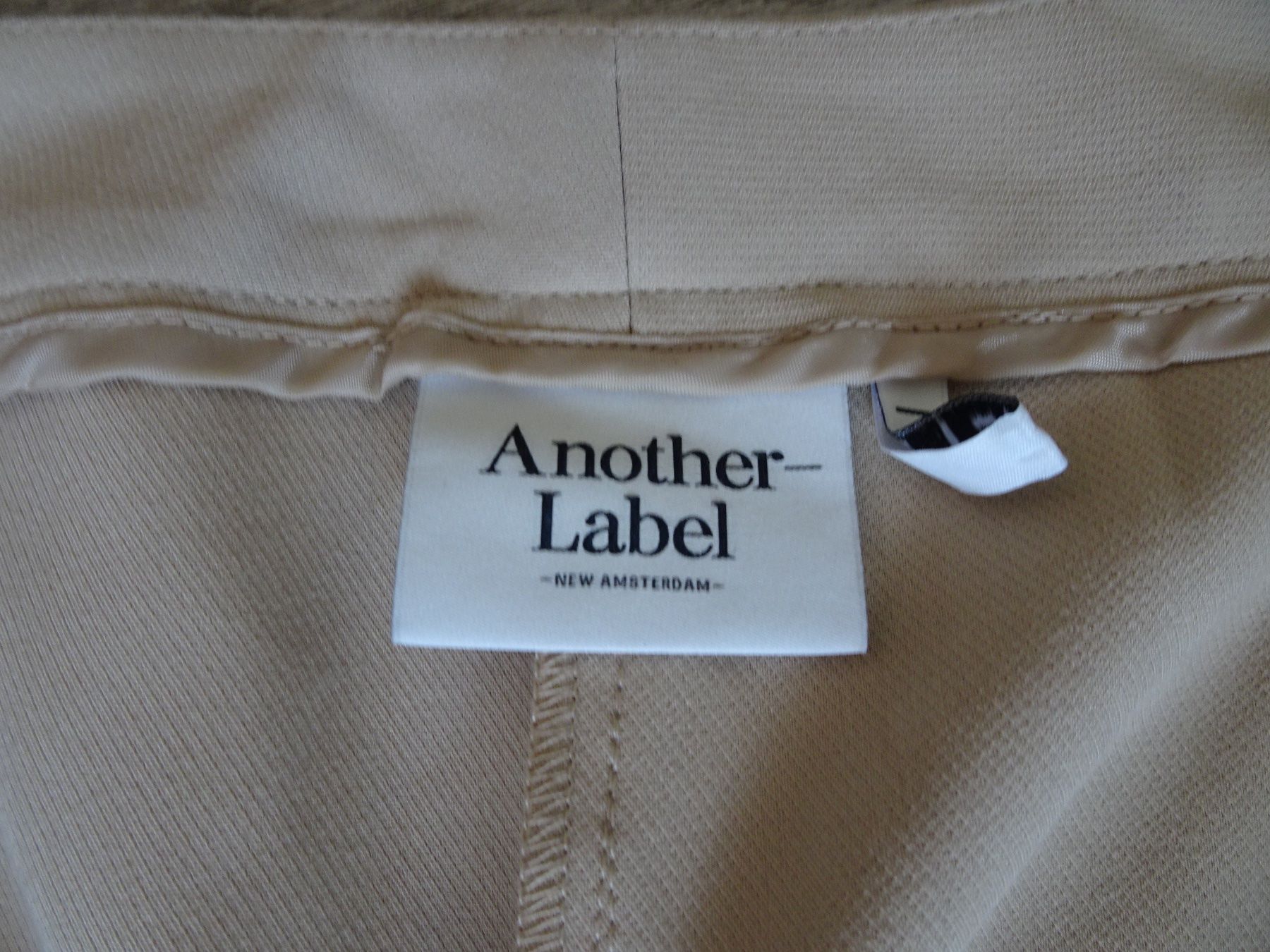 Pantaloni: Marlene Hose beige, neu, Designer Label, Gr. 44 – Nuovo (secondo la descrizione) da Winterthur venduto da Riiita 1
