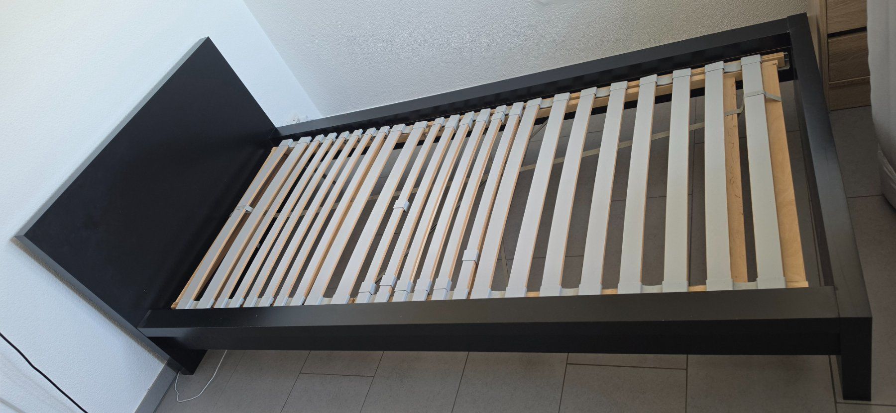 Ikea Lits: Ikea Malm Bett in schwarz – D'occasion à Neuenhof par pub_6x8x 1