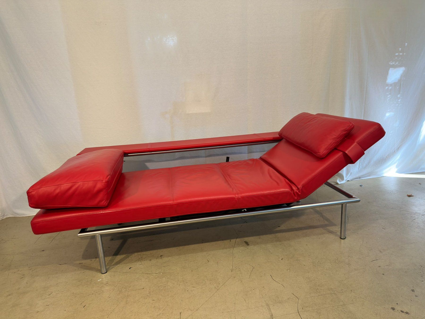 Sedie a sdraio: IP Design Campus Liege, rotes Leder - Ref 10/28 – Usato da Au ZH venduto da BrockiAu 2