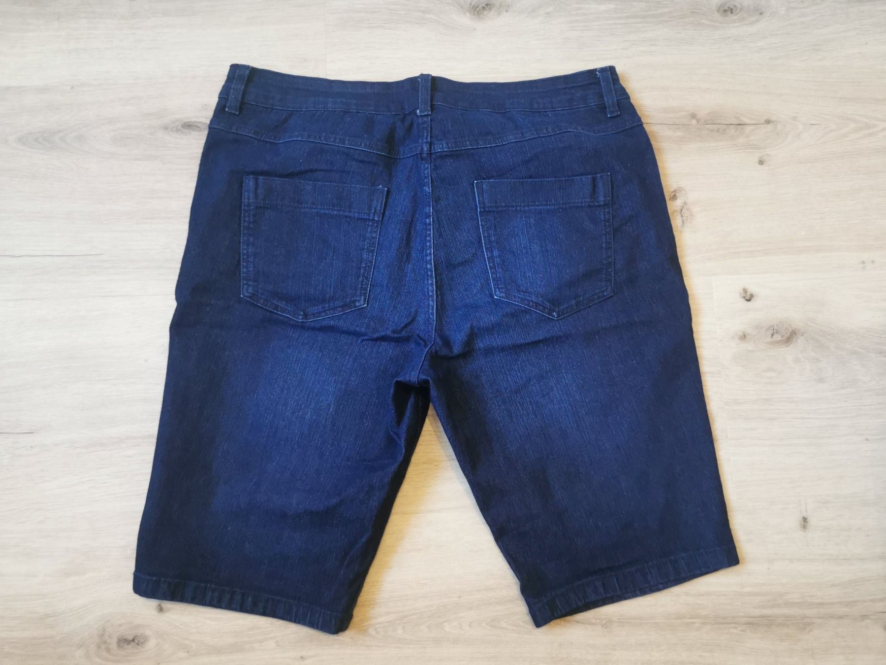 C&A Pantalons: Damen Jeanshose kurz – D'occasion à Grosswangen par Weidhof6 1