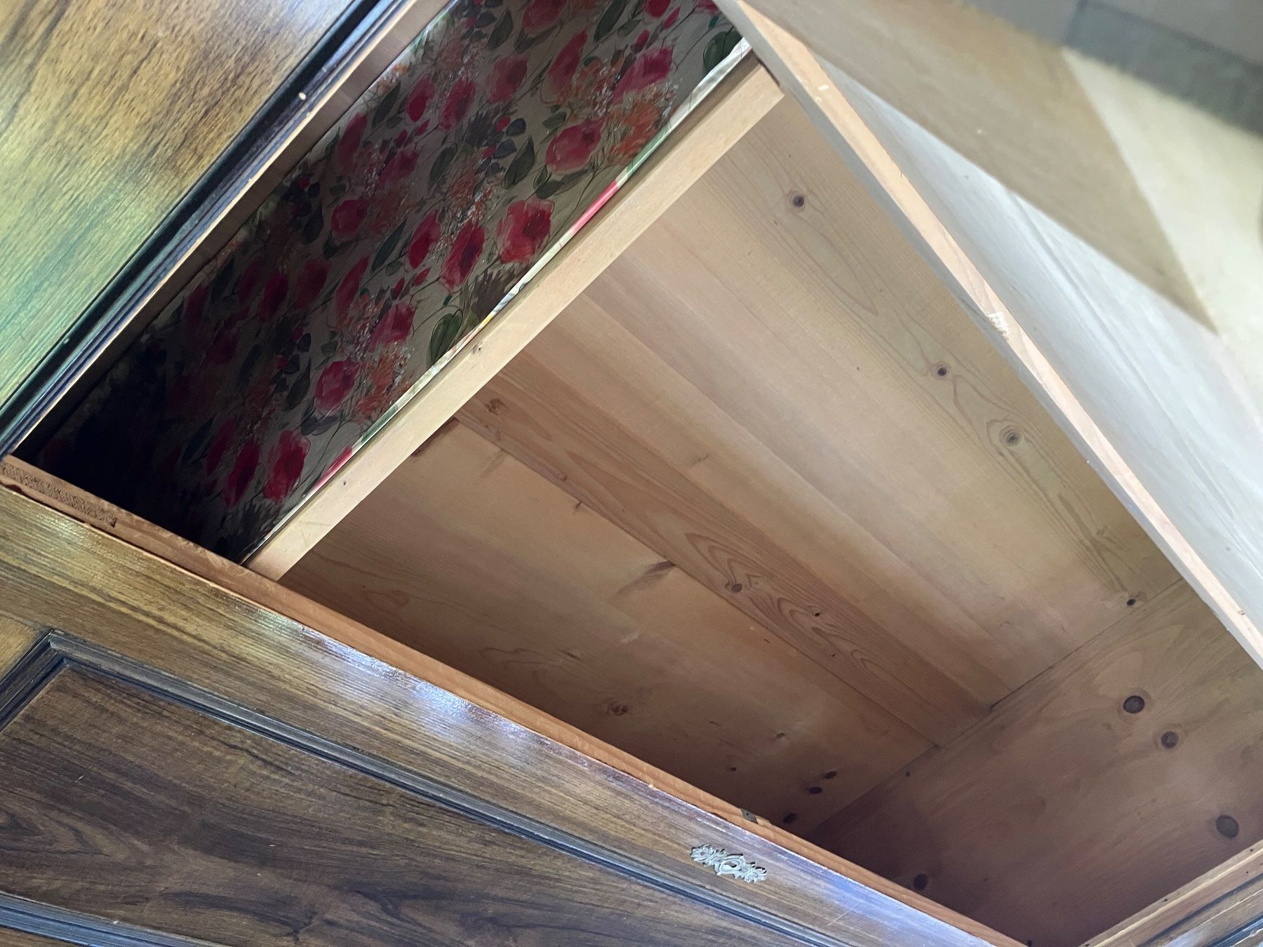 Schränke: Kleiderschrank aus Tannenholz – Gebraucht aus Dürrenroth von simigxx 4
